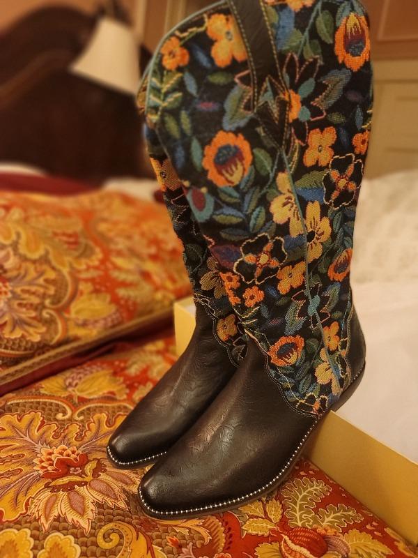 L`ARTISTE RODEOQUEEN BOOTS - Customer Photo From R. L.