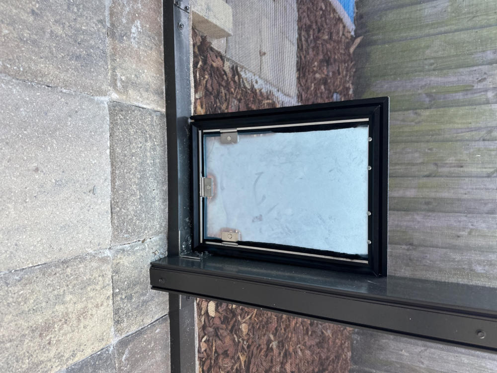 Hale Pet Door for Screens - Customer Photo From Clarissa Pride