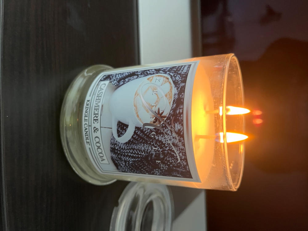 Cashmere & Cocoa | Soy Candle - Customer Photo From Gilberto R.