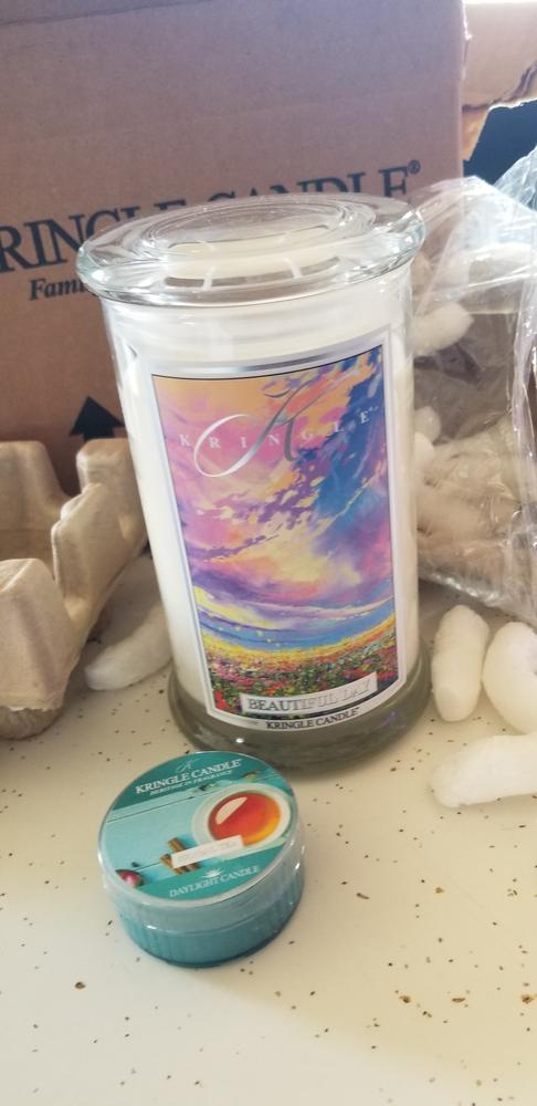 Beautiful Day NEW! | Soy Candle - Customer Photo From Ariana