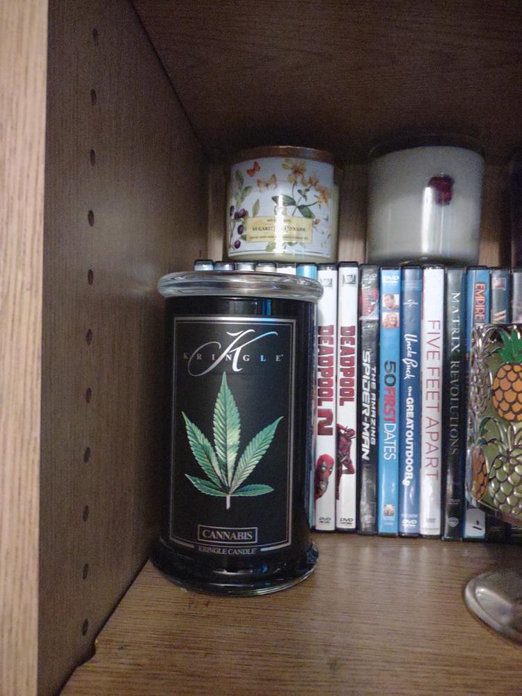 Cannabis Large 2-wick - Customer Photo From Melissa D.