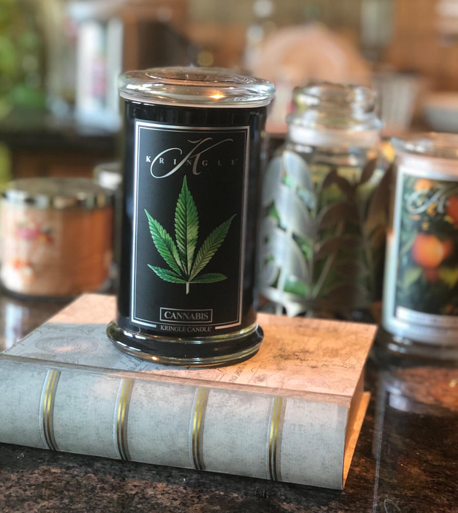 Cannabis Large 2-wick - Customer Photo From Ngoc T.
