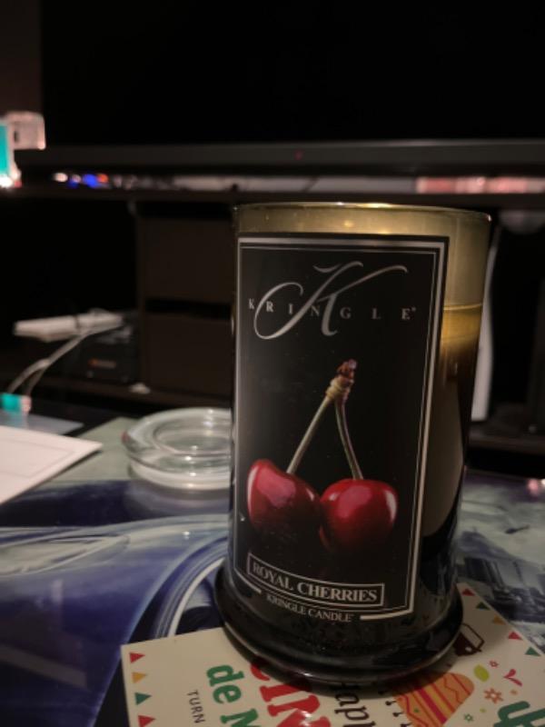Royal Cherry Large 2-wick - Customer Photo From Gilberto R.