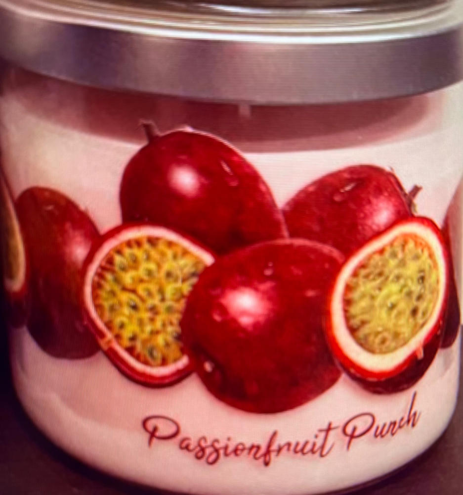 Passionfruit Punch | 3-wick Candle - Customer Photo From Gilberto R.