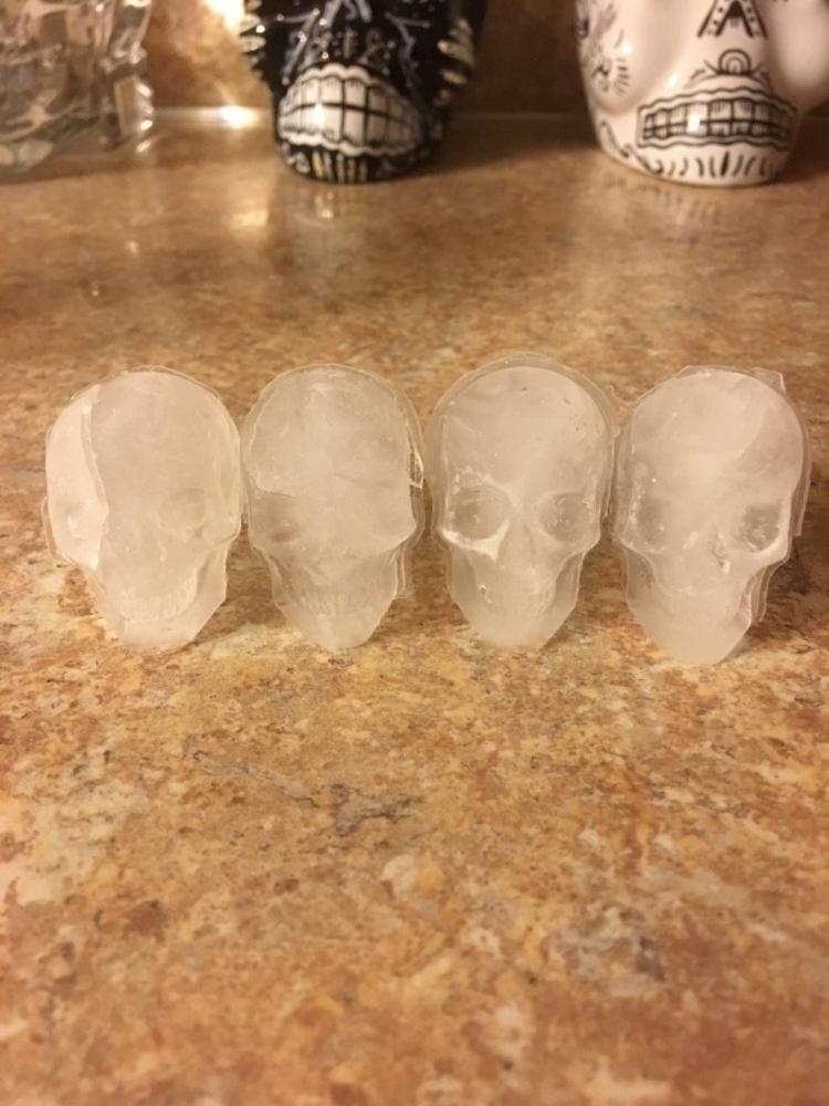 3D Skull Ice Mold - Customer Photo From Timm F.