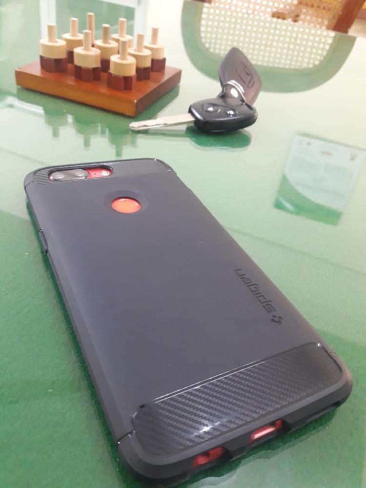 OnePlus 5T Spigen Original Rugged Armor Case - Customer Photo From Muhammad A.