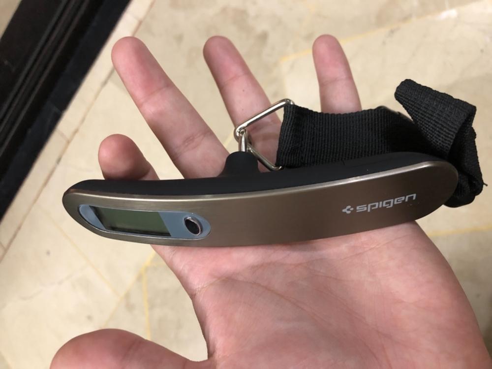 Spigen E500 Luggage Scale Digital with 110 lb / 50 kg Capacity with Backlist Display - Customer Photo From Anonymous