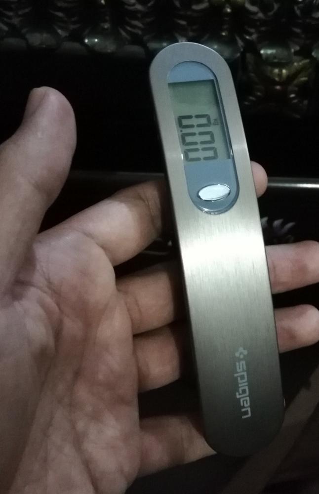 Spigen E500 Luggage Scale Digital with 110 lb / 50 kg Capacity with Backlist Display - Customer Photo From Anonymous