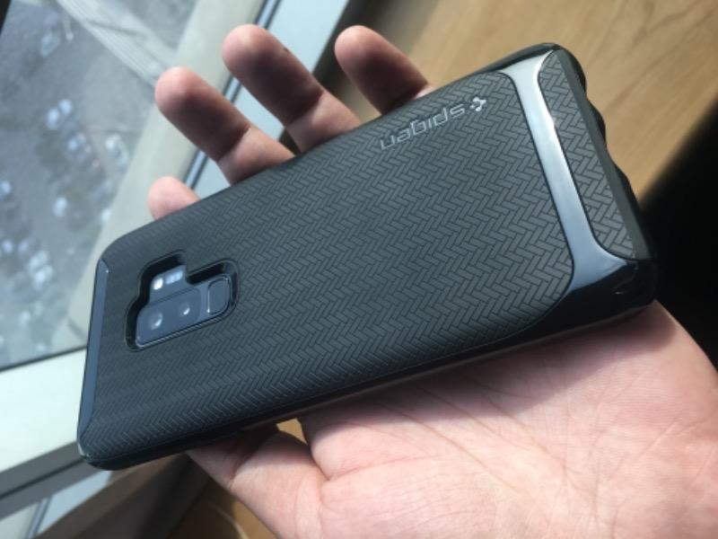 Samsung Galaxy S9 Plus Spigen Original Neo Hybrid Dual Layer Case - Shiny Black - Customer Photo From Zaeem S.
