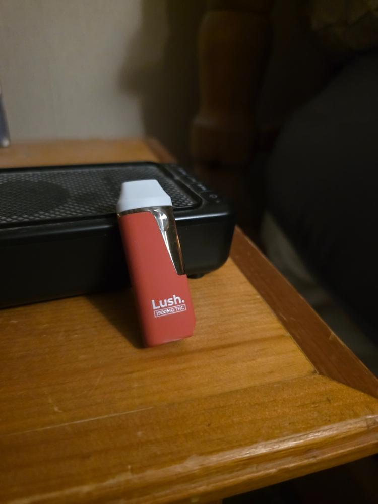 LUSH 2ml Disposable Vapes – Strawberry Cough (Sativa) THC Distillate - Customer Photo From David Uzbalis