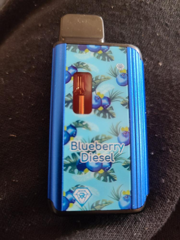 Diamond Concentrates Disposable 3 GRAM Vape Pen – Blueberry Diesel THC Distillate - Customer Photo From Lee Fitzpatrick-Tessier