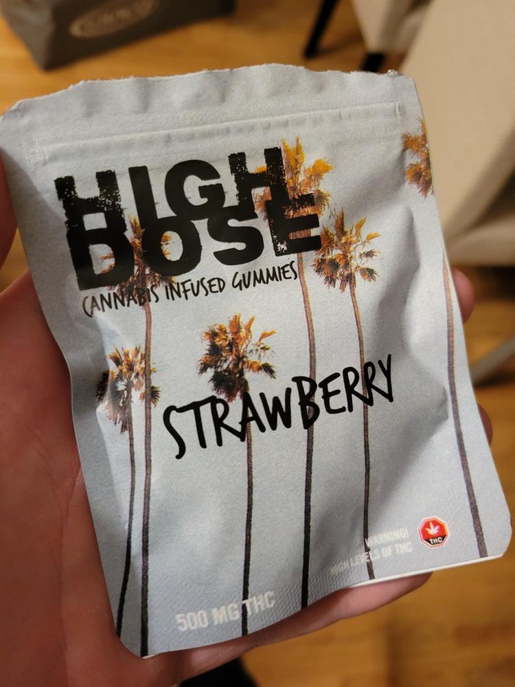 High Dose 500mg THC Gummy - Strawberry - Customer Photo From Kiefer Vandenbroek