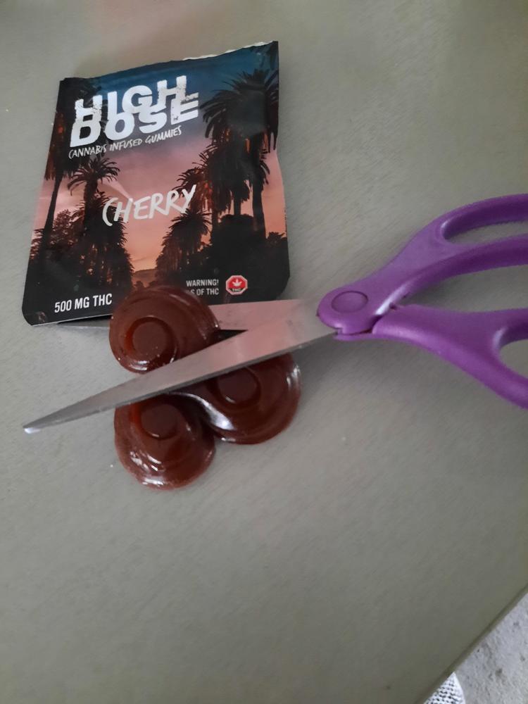 High Dose 500mg THC Gummy - Cherry - Customer Photo From Julie Marks