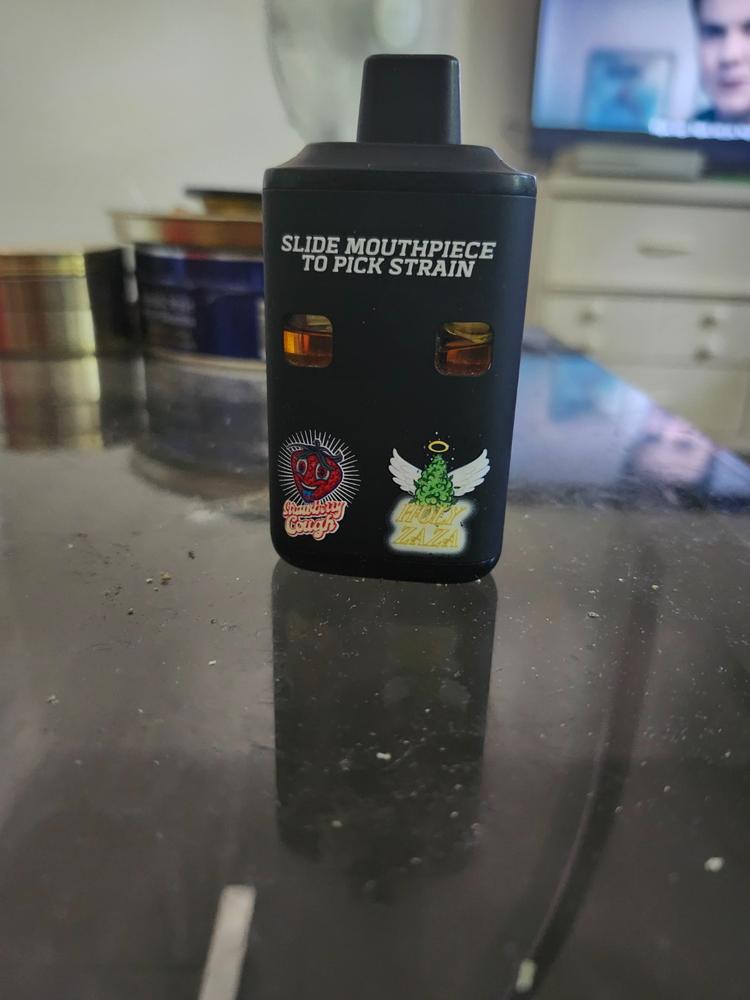 Straight Goods Supply Co. 6 Gram Dual Chamber Disposable Vapes – Strawberry Cough + Holy Zaza THC Distillate - Customer Photo From José Noé Castillo Aldana