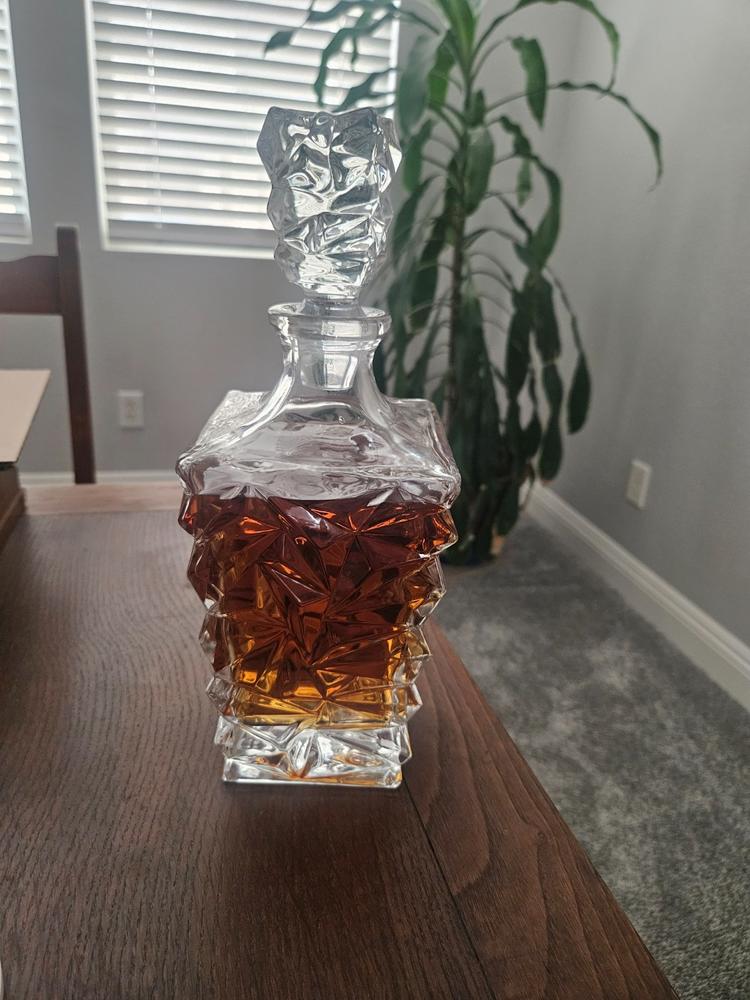 Arch base whiskey decanter in lead-free crystal - Terrestra