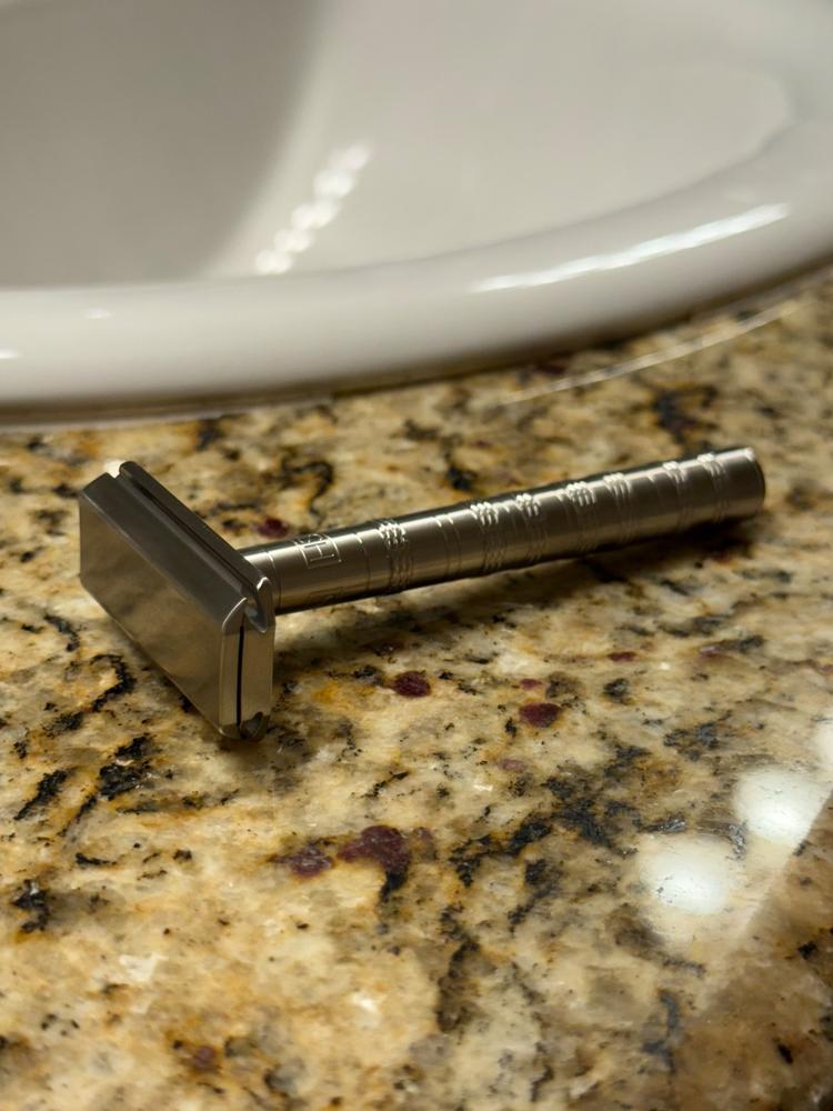 J*O様 HENSON SHAVING TI22 Medium ヘンソン　新品未 Henson Ti22