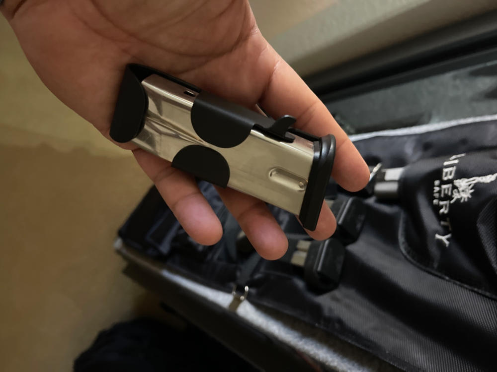 Snagmag concealed magazine holster designed for carry in the left pocket for right handed shooters - Ruger Max-9 10-round - Customer Photo From Hernan Chavez