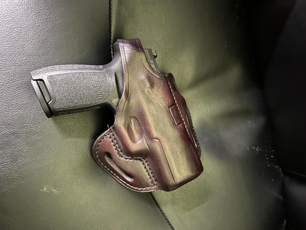 BHX – Thumb Break Holster Size 5s - Customer Photo From Pamela Temmermand