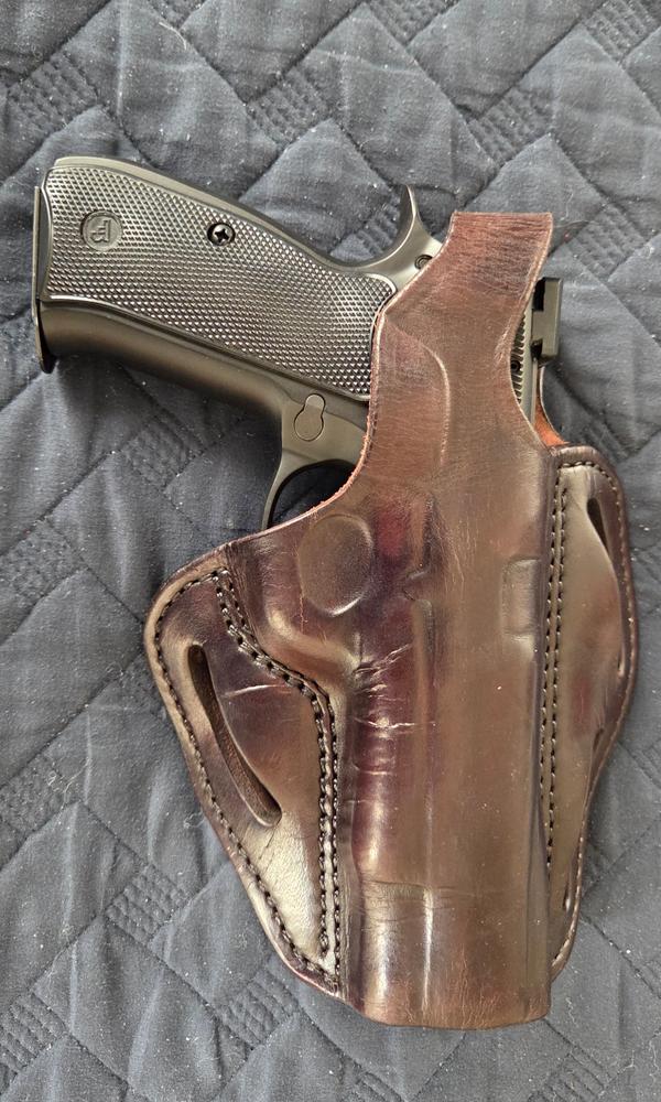 BHX – Thumb Break Holster Size 4 - Customer Photo From Clint Gracia