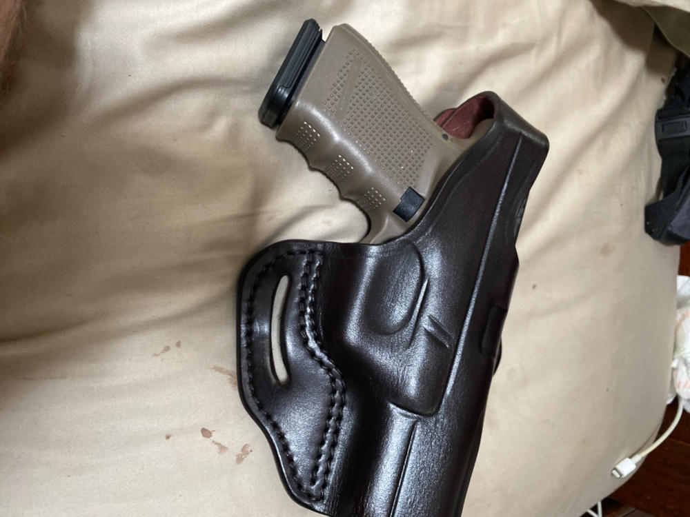  1791 GUNLEATHER XDS Thumb Break Holster - Right Handed OWB  Leather Gun Holster - Fits Glock 17, 19, 22, 23, 32 Sig Sauer P225, P228,  P229, SW MP Shield MP9