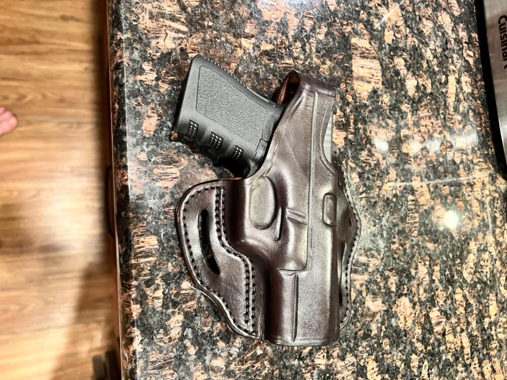  1791 GUNLEATHER XDS Thumb Break Holster - Right Handed OWB  Leather Gun Holster - Fits Glock 17, 19, 22, 23, 32 Sig Sauer P225, P228,  P229, SW MP Shield MP9