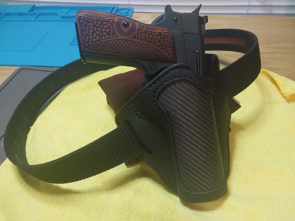 BH1 - Carbon Fiber Belt Holster - Customer Photo From Stephen Crespo