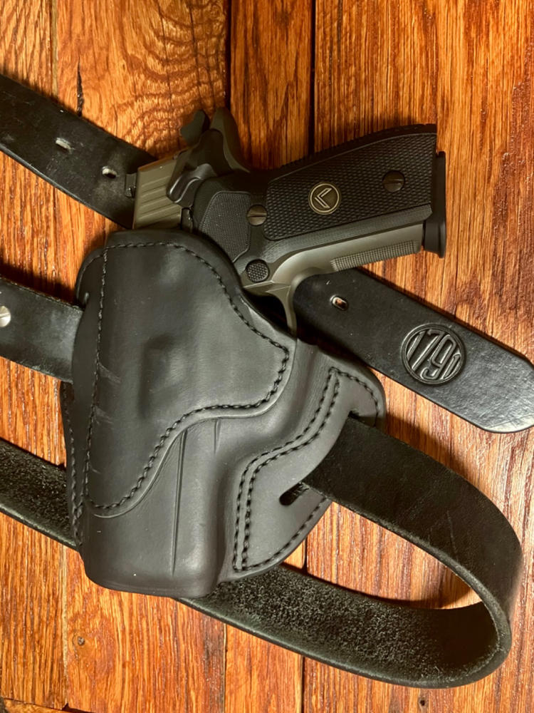  1791 GUNLEATHER XDS Thumb Break Holster - Right Handed OWB  Leather Gun Holster - Fits Glock 17, 19, 22, 23, 32 Sig Sauer P225, P228,  P229, SW MP Shield MP9