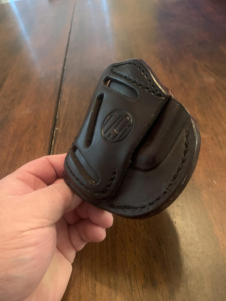 4 Way Concealment & Belt Leather Holster Size 4 - Customer Photo From Antonio Recoder