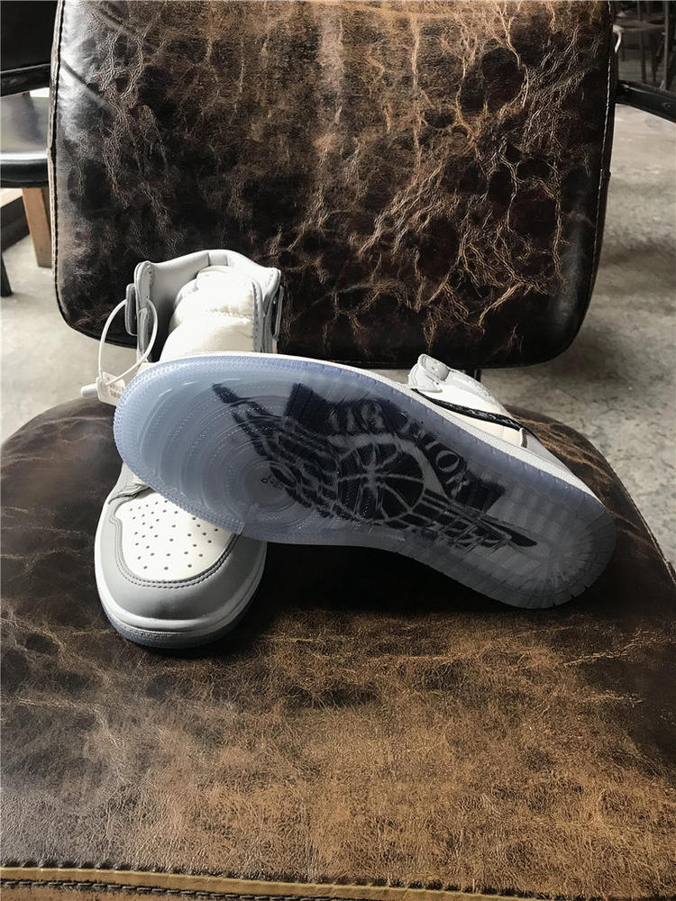 Dior x Nike Air Jordan 1 Retro High - TheBestDupes