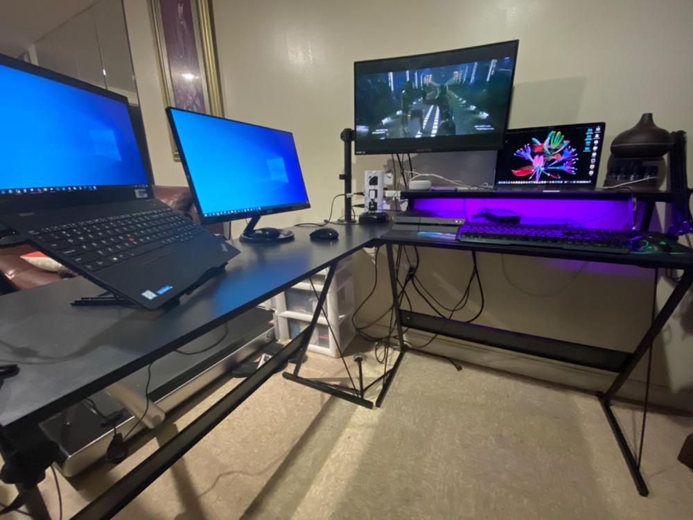 Reversible L-Shaped Gaming Desk with LED Lights – Bestier