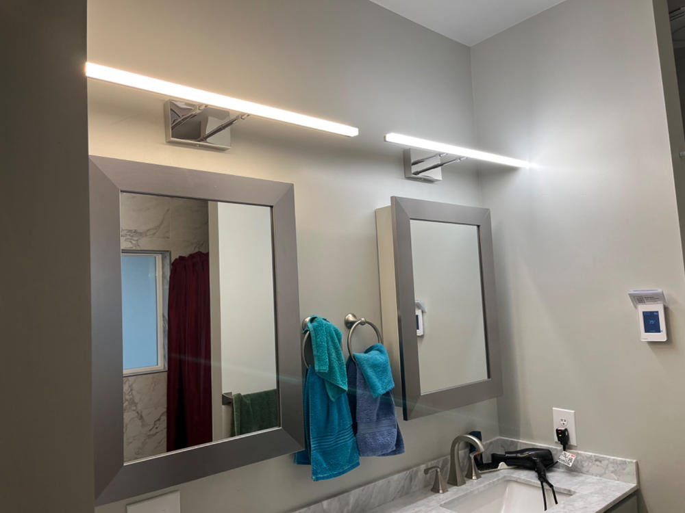 Alta Modern Bar LED Vanity Light, Selectable White, 1100 Lumens - Customer Photo From Janine Prichard