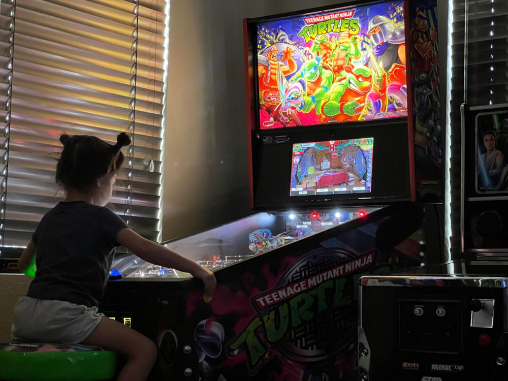 Teenage Mutant Ninja Turtles Pinball Machine Premium By Stern TMNT - Customer Photo From DUSTIN W.