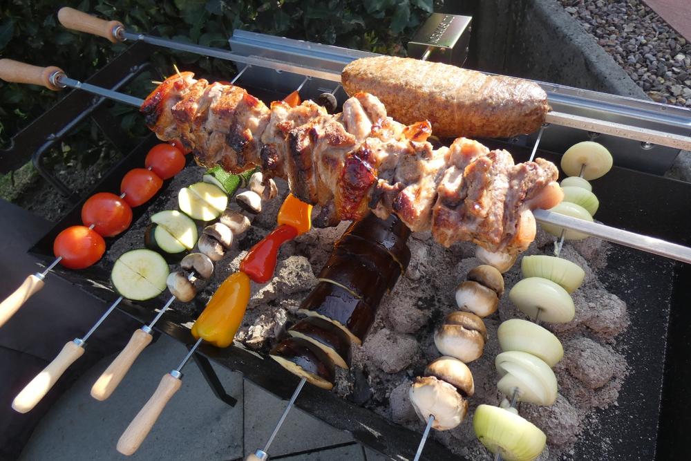 Set of 4 Longer Legs with 2 Wheels for the Cyprus BBQ - Customer Photo From Mark Vernon