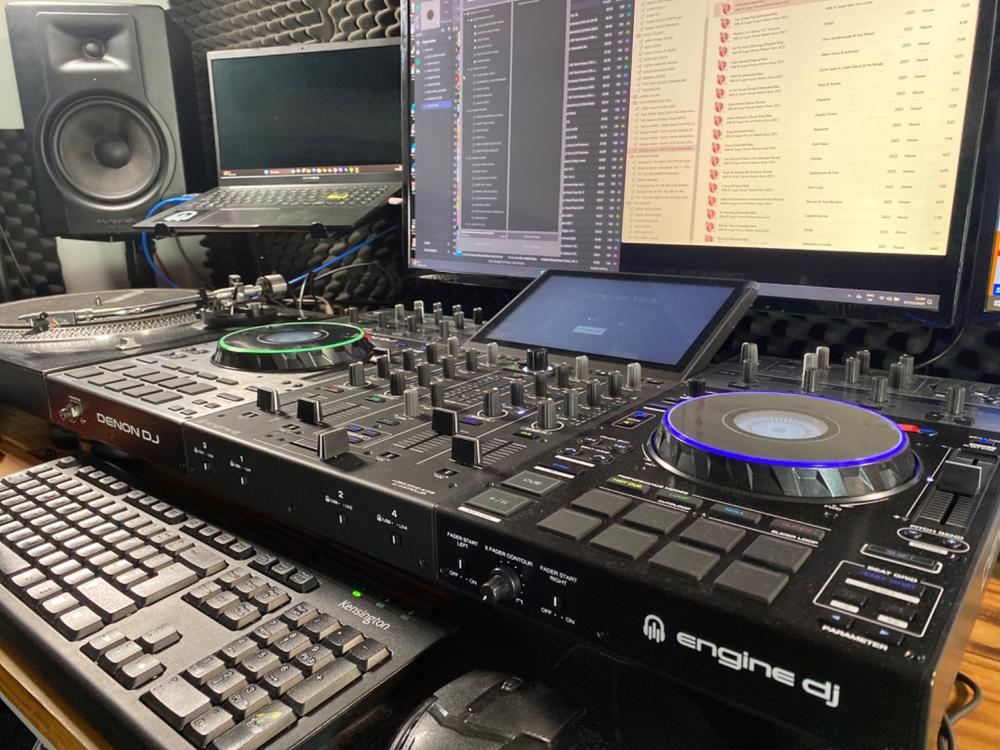 Denon DJ Prime 4+ Standalone controller - Customer Photo From Rene Schmidt