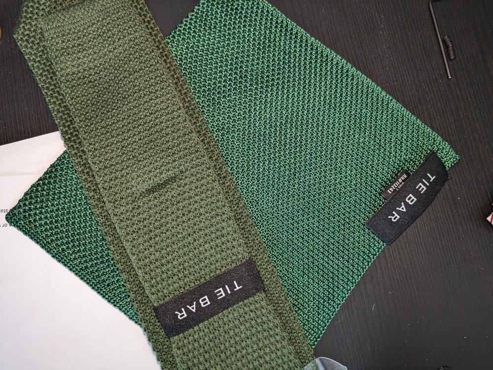 Hunter Solid Twill Pocket Square Hunter Solid Twill Pocket Square