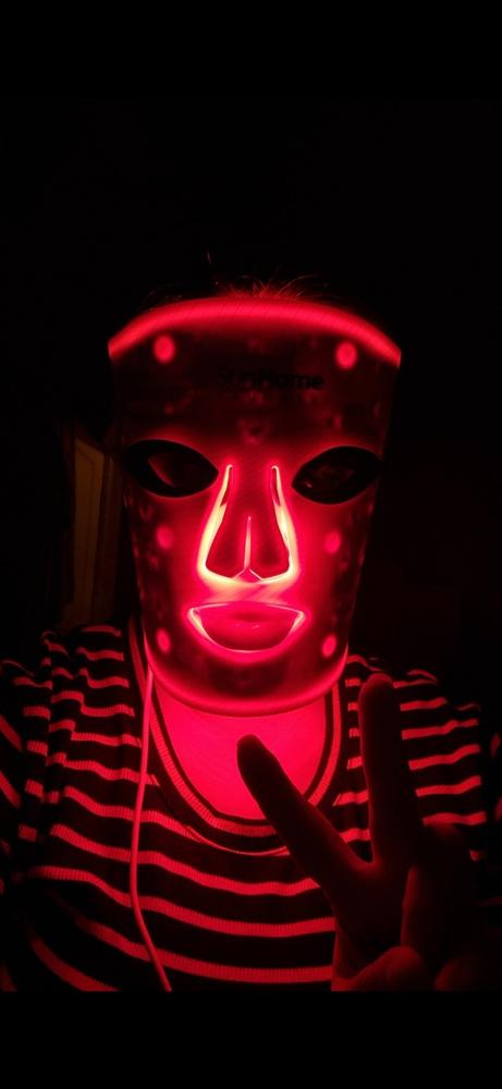 Radiant™ Face Mask - Customer Photo From Sara Kaawar