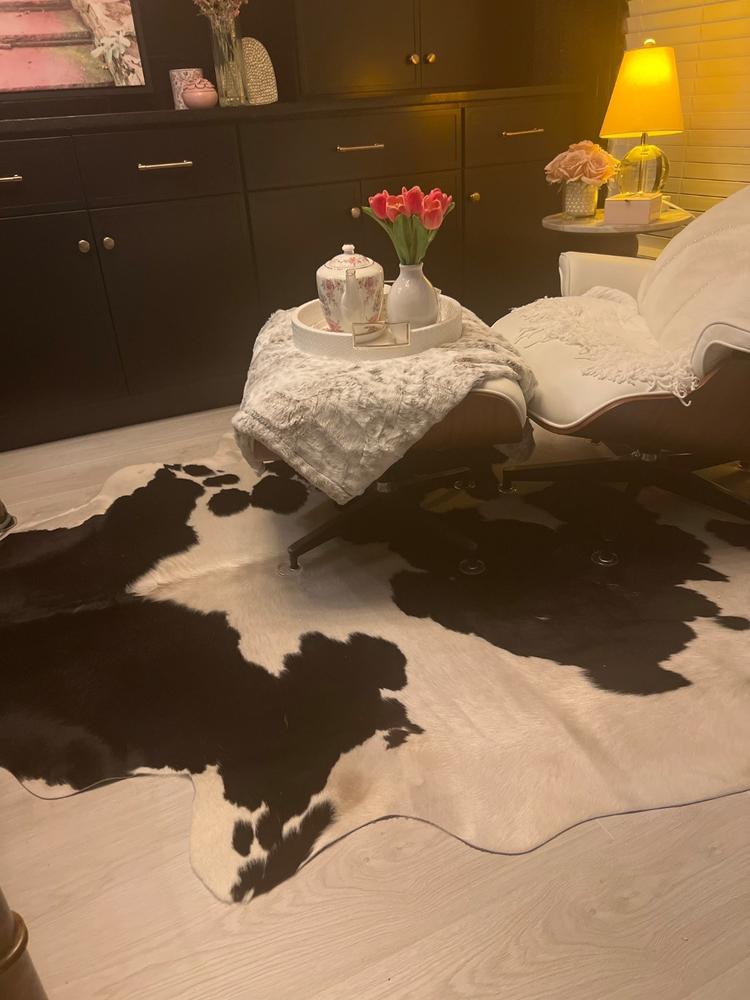 Black and White Calf Hides - Customer Photo From SHARON RICHARDSON