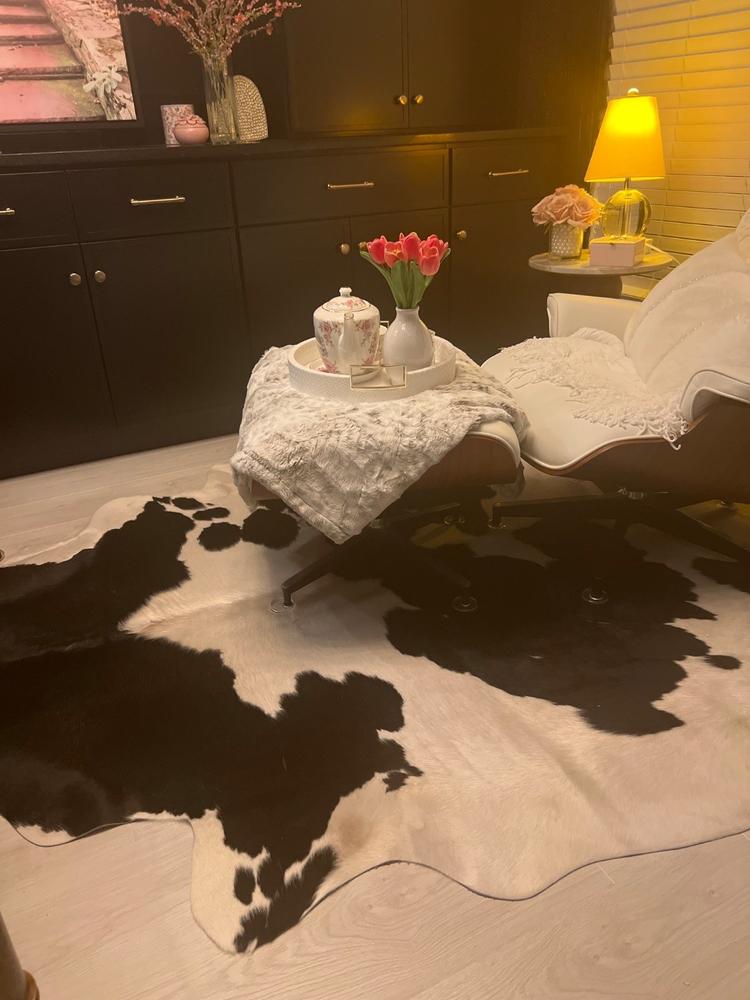 Black and White Calf Hides - Customer Photo From SHARON RICHARDSON