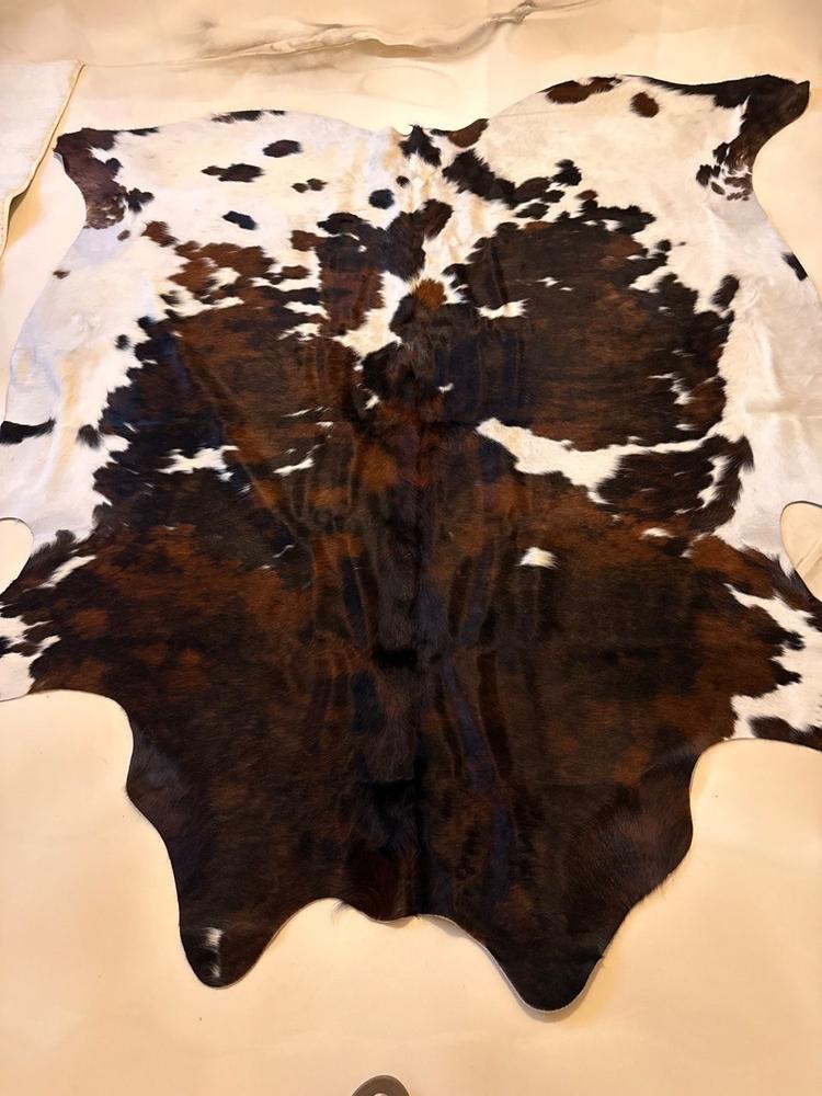 Tricolor Cowhide Rug - Customer Photo From Robert Fuentes