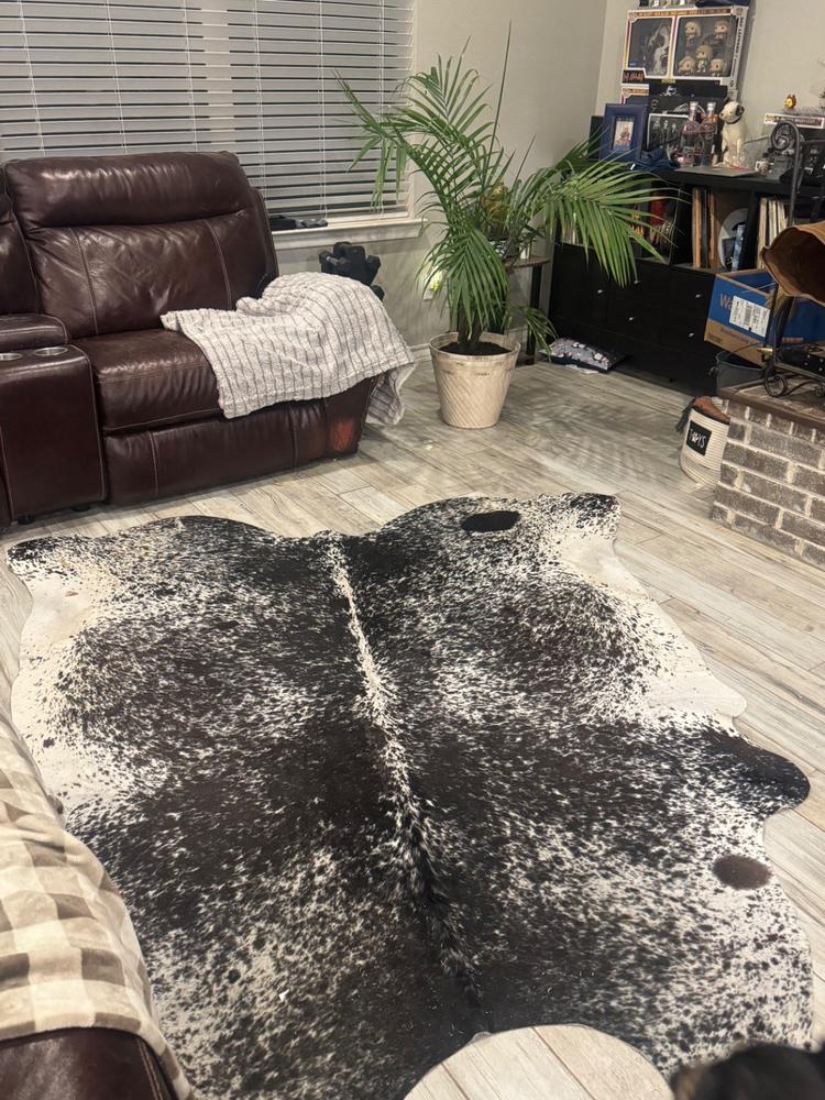 Black Salt and Pepper Cowhide Rug - Customer Photo From Jennifer Watson