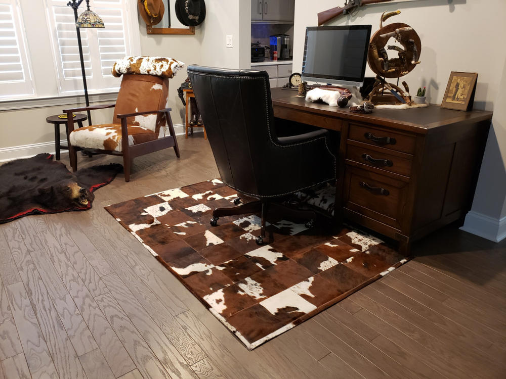 Tricolor Patchwork Cowhide Rug - Customer Photo From De D