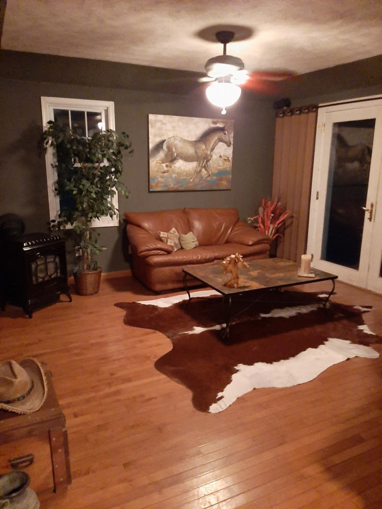 Hereford Cowhide Rug - Customer Photo From Joanne Taylor