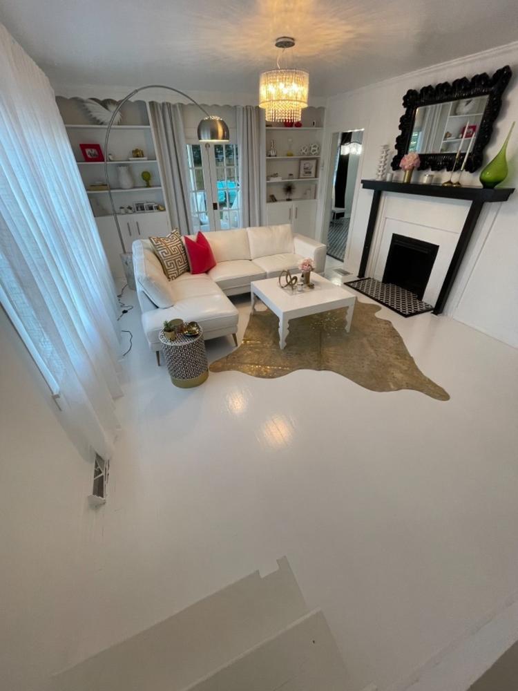 Gold Metallic On White Cowhide Rug - Customer Photo From Eliezer A.