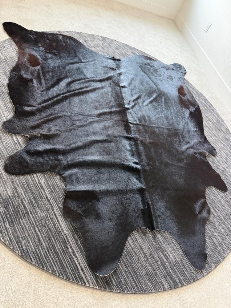 Black Natural Cowhide Rug - Customer Photo From Chanda Kea