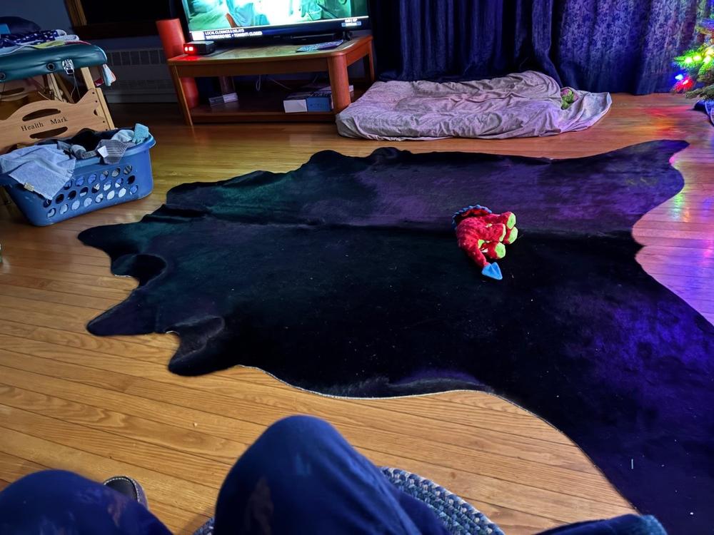 Black Natural Cowhide Rug - Customer Photo From Dale Cloutier