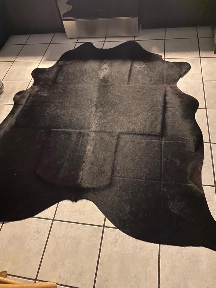 Black Natural Cowhide Rug - Customer Photo From Yolanda’s Cann