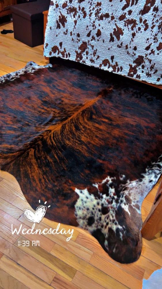 Dark Tricolor Cowhide Rug - Customer Photo From Kaylee Shelton