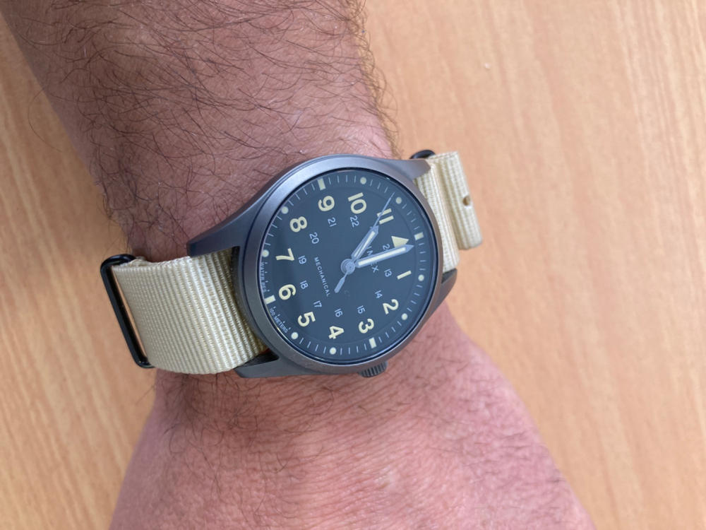 BORING BEIGE - Customer Photo From Javier A.