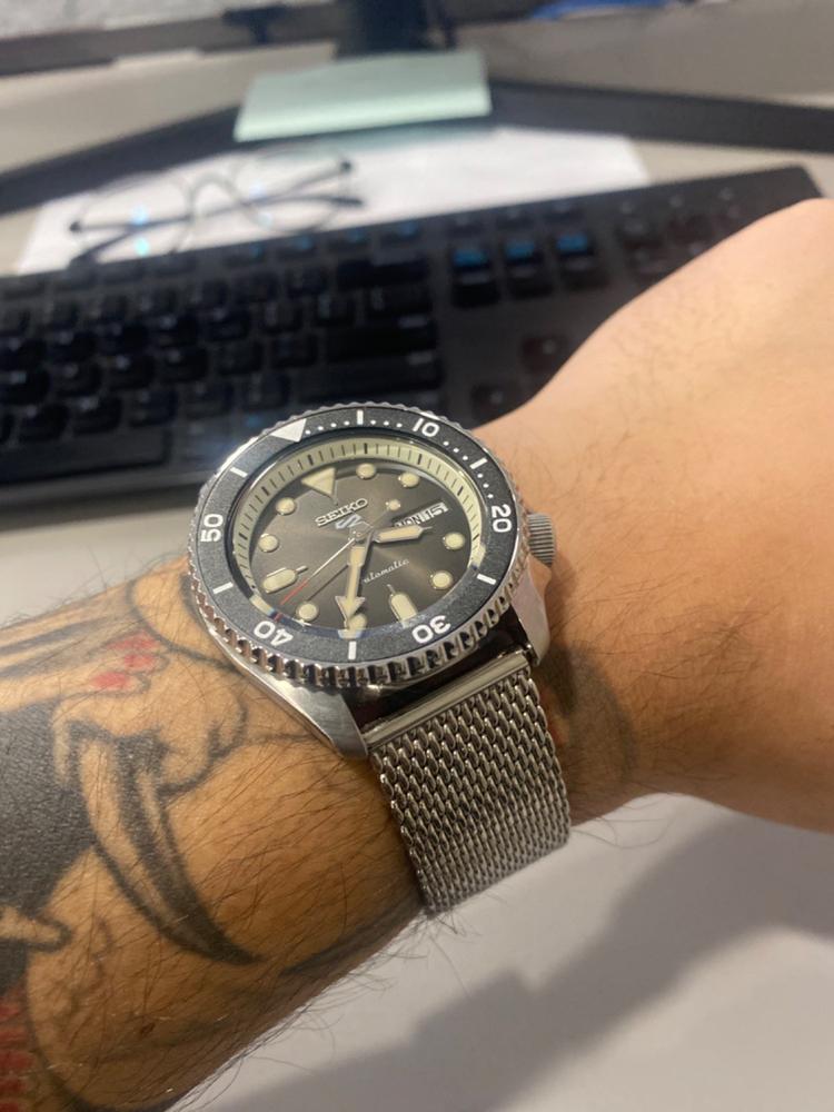 SILVER MILANESE MESH BRACELET - Customer Photo From Mark Karpinski