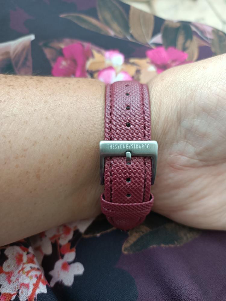 SAILCLOTH QUICK RELEASE - BURGUNDY - Customer Photo From Katie